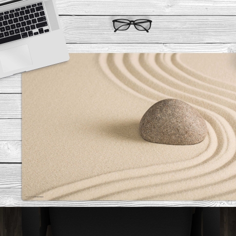 Schreibtischunterlage –  Zen Garten mit Stein im Sand – 60 x 40 cm – Schreibunterlage aus erstklassigem Premium Vinyl – Made in Germany