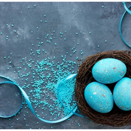 Tischset - Platzset für Ostern Blau gefärbte Eier und Zuckerperle 12 Stück 44x32 cm Tischdekoration aus Papier in Aufbewahrungsmappe