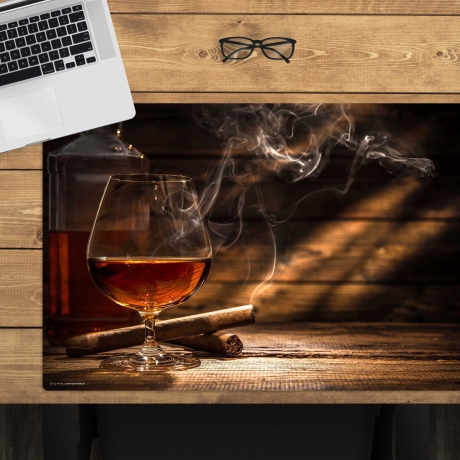 Schreibtischunterlage –  Whisky mit Zigarren – 60 x 40 cm – Schreibunterlage aus erstklassigem Premium Vinyl – Made in Germany