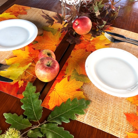 Tischset aus Papier „Herbstlaub auf Leinen“