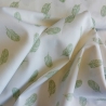 Baumwollstoff - Federn in weiß/altgrün - ab 25 cm