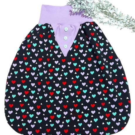 Mützchen Beanie Spucktuch Halstuch für Baby - bunte Herzen 