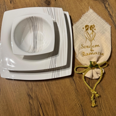 Handgemachte Hochzeitsserviette – personalisiertes Dekotuch