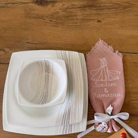 Handgemachte Hochzeitsserviette – personalisiertes Dekotuch