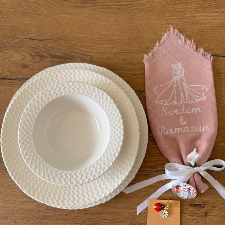 Handgemachte Hochzeitsserviette – personalisiertes Dekotuch