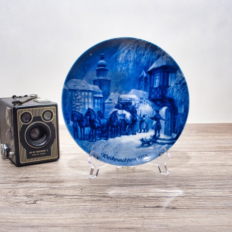 Weihnachtsteller - 1975: Weihnachten in Dortmund - von Berlin Design - blaues Porzellan - begrenzte Auflage - Made in West Germany (8C3)