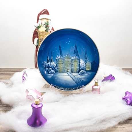 Rosenthal-Weihnachtsteller - 1973 - Motiv: Lübeck Holstentor - Entwurf von Georg Küspert - handbemalt - TOP Zustand - 9E3