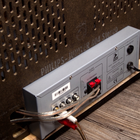 Röhrenradio Retromod: Philips Jupiter Stereo 404 mit modernem Karaoke Verstärker umgebaut inkl. moderner Monacor Speaker - Einzelstück