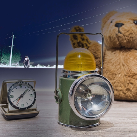 Handlampe: British Empire - Dualbetrieb - gelbe Signalleuchte und Scheinwerfer - getrennt schaltbar, Akkubetrieb und LED Aufrüstung  - 9B3