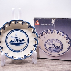 HB Zigaretten Porzellan Konfektschale - Motiv: Mühle - mit Herzchen und kreisförmigen Aussparungen am oberen Rand - Made in Germany - 9E3