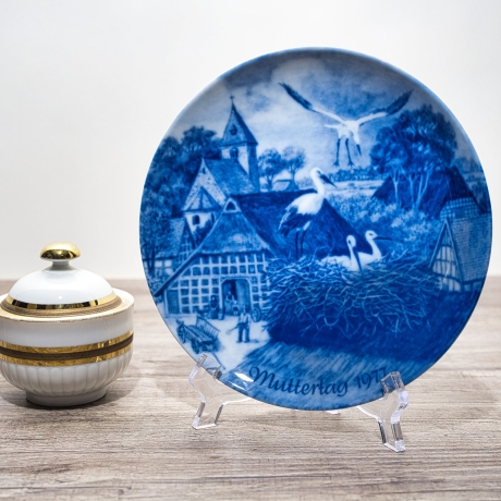 Sammelteller Muttertag: 1977 Storchenfamilie - Berlin Design - blaues Porzellan  - Made in West Germany - 19,5 cm - 8B3 - TOP Zustand