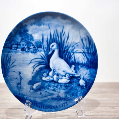 Sammelteller Muttertag: 1973 Enten - Berlin Design - blaues Porzellan  - Made in West Germany - 19,5 cm - 8B3 - TOP Zustand