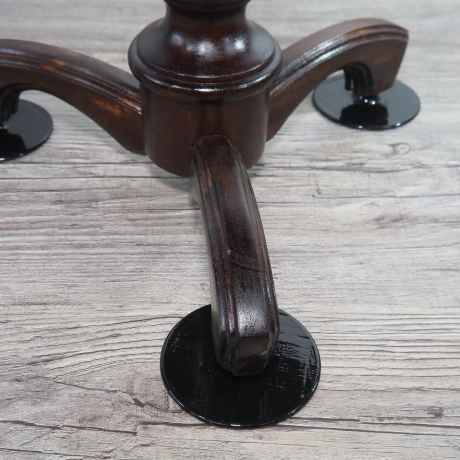 Upcycling Unikat: Weinglas Träger mit Flaschenhalter für den gepflegten Esstisch - gefertigt aus den Resten einer Wohnzimmer Lampe und PLA