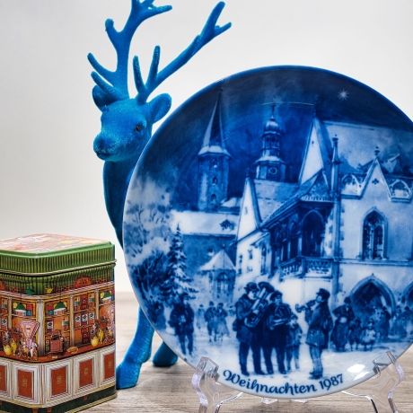 Weihnachtsteller - 1987: Weihnachtsabend in Goslar - Berlin Design - blaues Porzellan - begrenzte Auflage - Made in West Germany - (8C3)
