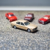 Herpa BMW 735i E32 Modellauto in Gold – Maßstab 1:87 – Perfektes Sammlerstück für BMW-Fans und Modellauto-Liebhaber H0 1/87
