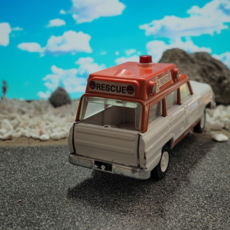 Tonka Rescue Jeep, Blechauto, Einsatzwagen aus den 1960er Jahren, altersgerechter Zustand, Blechspielzeug