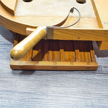 Tischflipper, Kugelspiel Rola des Herstellers: Hupfeld, Gebrüder Zimmermann AG Leipzig um 1920 D.R.P. 486405 restauriert funktionsfähig H1