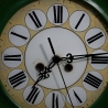 Wanduhr grün, Historismus - Ende des 19. Jahrhunderts - restauriert und mit Funkuhrwerk ausgestattet, Alter : 130 - 150 Jahre, Zertifikat