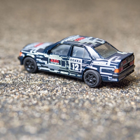 Herpa Mercedes-Benz 190 E 2.3-16 AEG Dekra Nr. 12 Modellauto – Maßstab 1:87 – Sammlerstück für Racing Fans und Modellauto-Liebhaber H0 1/87