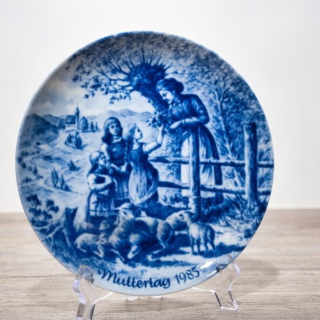 Sammelteller Muttertag: 1985 Blumen für die Mutter - Berlin Design - blaues Porzellan  - Made in West Germany - 19,5 cm - 8B3 - TOP Zustand