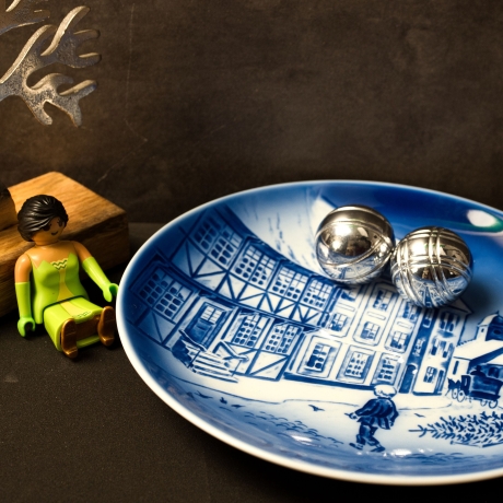 Weihnachtsteller - 1989: Hans Christian Andersen - Das alte Haus - Desiree Denmark Porzellan - Old Copenhagen blue - TOP Zustand (8F)