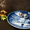 Weihnachtsteller - 1989: Hans Christian Andersen - Das alte Haus - Desiree Denmark Porzellan - Old Copenhagen blue - TOP Zustand (8F)