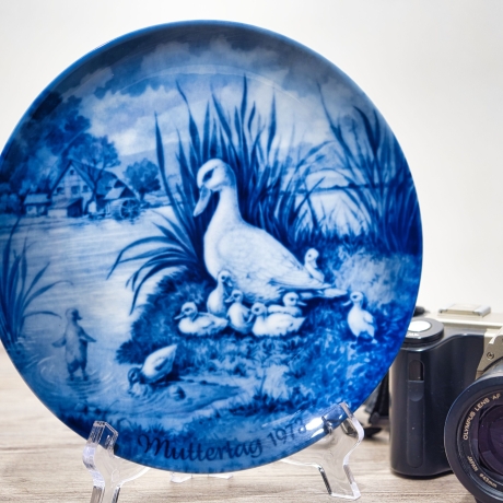 Sammelteller Muttertag: 1973 Enten - Berlin Design - blaues Porzellan  - Made in West Germany - 19,5 cm - 8B3 - TOP Zustand
