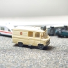Wiking Mercedes-Benz L406 Johanniter Unfall Hilfe – Maßstab 1:87 – für Mercedes Fans, Ärzte, Sanitäter und Modellauto-Liebhaber H0 1/87