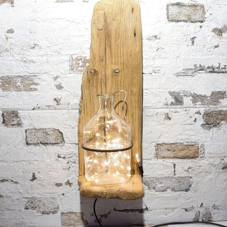 Blumenvase aus einer Whiskyflasche mit Treibolz Halter zur Wandmontage. Feine Handarbeit Made in Germany.  Ökologisch nachhaltig LP:1H