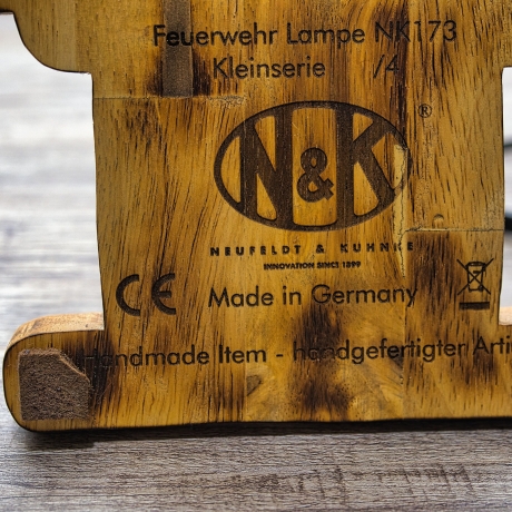 Kleinserie: Original Feuerwehr Spritze als Tischlampe, E14, Schuko Stecker, Schnurzwischenschalter | Limitierte Auflage mit Zertifikat