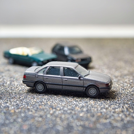 Herpa VW Passat GL in silber – Maßstab 1:87 – Perfektes Alltagsauto Sammlerstück für die VW Fans und Modellbahn-Liebhaber H0 1/87