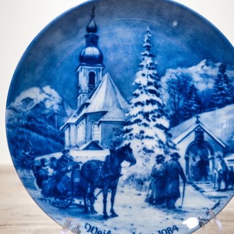 Weihnachtsteller - 1984: Heiligabend in Ramsau - Berlin Design - blaues Porzellan - begrenzte Auflage - Made in West Germany (8C3)