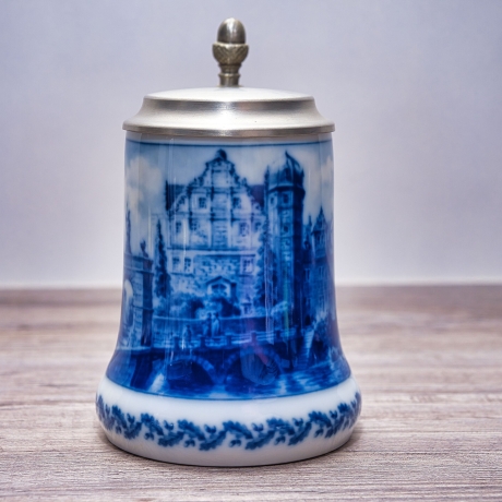Sammelkrug Berlin Design - Serie: Jahresseidel - Hämelschenburg- blaues Porzellan - Made in Germany - 9D3 - TOP Zustand