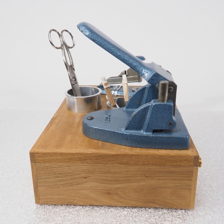 Organizer-Station : Locher, Tacker, Stifthalter, Schubladen  (8C)