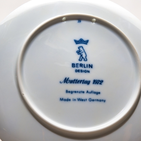 Sammelteller Muttertag: 1972 Rotkehlchen - Berlin Design - blaues Porzellan  - Made in West Germany - 19,5 cm - 8B3 - TOP Zustand