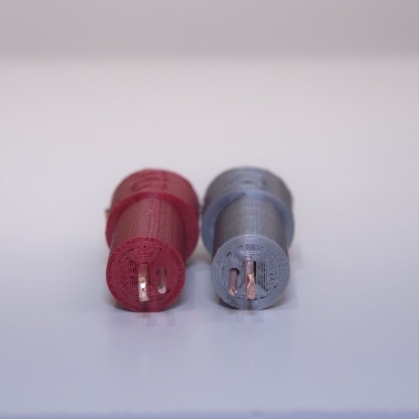 Lautsprecherstecker Paar für HECO Lautsprecher mit DIN ähnlichem Anschluss (Strich Punkt) für Kabel bis zu 4 Quadrat Millimeter