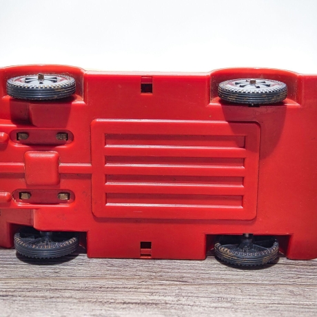 Blechauto: Vintage Joustra 24-Stunden Le Mans Rennwagen - Seltenes Blechmodell mit Friktionsantrieb - Maßstab 1/38 - Made in France