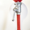 Kleinserie: Original Feuerwehr Spritze, Strahlrohr als Tischlampe, E27 Fassung, Euro Stecker, Schnurzwischenschalter, handgefertigter Fuß