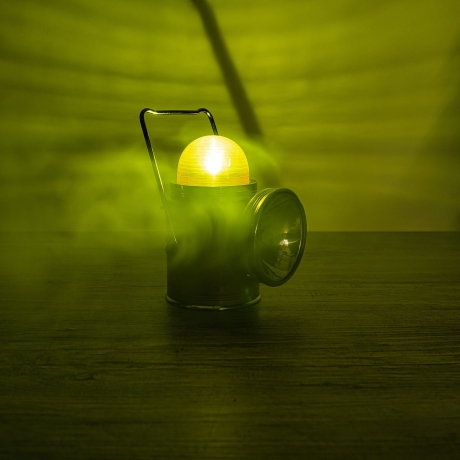 Rosa Handlampe: British Empire -Dualbetrieb- gelbe Signalleuchte und Scheinwerfer -getrennt schaltbar, Akkubetrieb und LED Aufrüstung  - 9E3