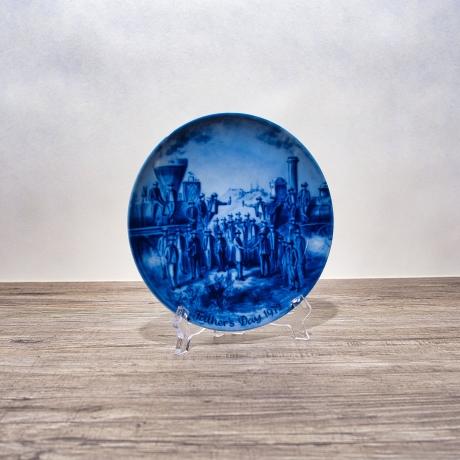 Sammelteller Father's day: 1972 - Ost trifft West - Berlin Design - blaues Porzellan - Made in West Germany - 19,5 cm - 9E1 - TOP Zustand