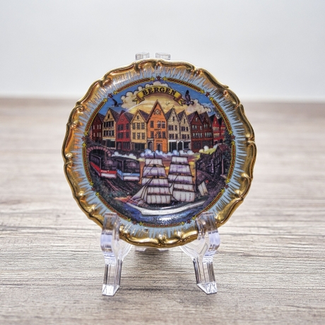 Sammelteller, Städteteller: Bergen - Original Nord Souvenir ©  - 11 cm  - farbenfroher Motivteller - 9B1