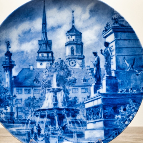 Sammelteller, Städteteller: Stuttgart - Berlin Design - blaues Porzellan  - Made in Germany - mit Karton - 8C1 - TOP Zustand