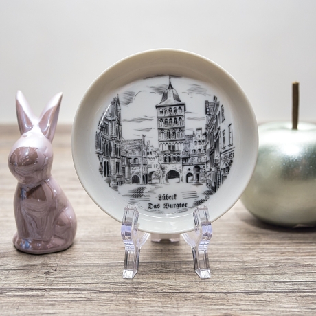 Untersetzer der unbekannten Marke DP Porzella Bavaria -  Städteteller: Lübeck - Das Burgtor  - Made in West Germany - Zustand TOP - 9B1