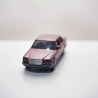 Herpa Mercedes 500SE Modellauto in violett metallic – Maßstab 1:87 – Feines Sammlerstück für Mercedes Fans und Modellauto-Liebhaber H0 1/87