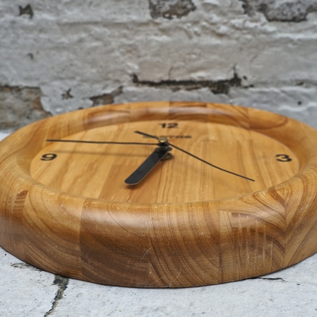 Teakholz Wanduhr aus Indonesien: Barths Pura Holz (Teakholzreste)  handgemacht aus Indonesien - Recycling, Upcycling, Handmade