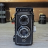 Plascaflex Rollfilmkamera aus den 1950er Jahren in überraschend gutem Zustand. Alles funktioniert. Blende, Verschluss und Sucher geprüft.