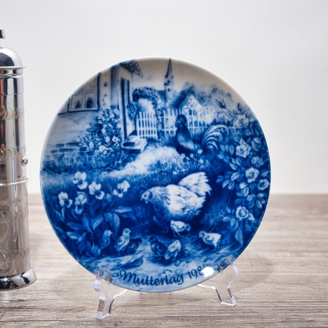 Sammelteller Muttertag: 1986 Hühnerfamilie - Berlin Design - blaues Porzellan  - Made in West Germany - 19,5 cm - 8B3 - TOP Zustand