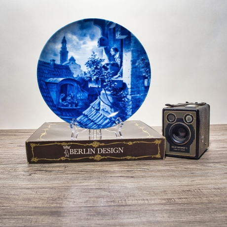 Sammelteller: Die Dachstube / Carl Spitzweg - Berlin Design - blaues Porzellan  - Nummer 10 von 5000 - mit Karton - TOP Zustand - 8D2