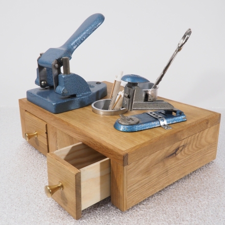 Organizer-Station : Locher, Tacker, Stifthalter, Schubladen  (8C)