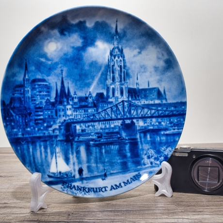 Sammelteller, Städteteller: Frankfurt am Main - Berlin Design - blaues Porzellan  - Made in Germany - mit Karton - 8D1 - TOP Zustand